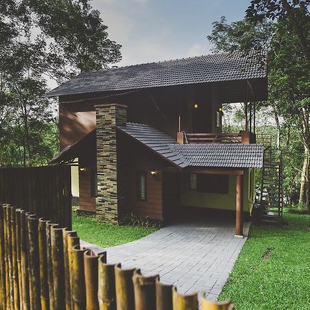 Riverine Springs Wadakkanchery Bagian luar foto